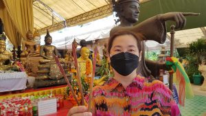 แม่ค้าสาว