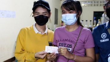 สาวถูกล็อตเตอรี่ 1ใบ