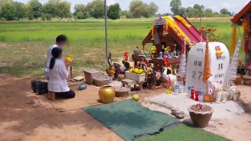 แห่ขอหวยหลักกิโล