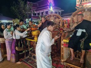 พระเกจิดัง ทำพิธีเบิกเนตร
