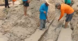 เรือโบราณ ขุดจากต้นตะเคียน